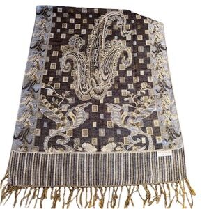 Pashmina Paisley Scarf in Black and Gold